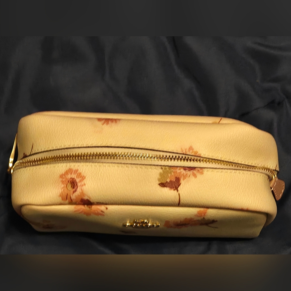 NWOT Coach Japan Exclusive Floral Cosmetic Case C3299 – Rare Limited Edition - Picture 4 of 12
